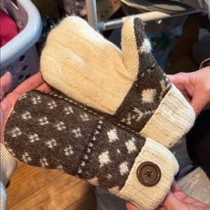 RECYCLED SWEATERS- Cozy Knit Mittens with Button Detail